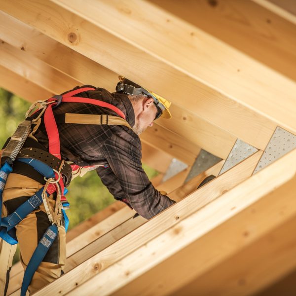 wooden-roof-frame-construction.jpg